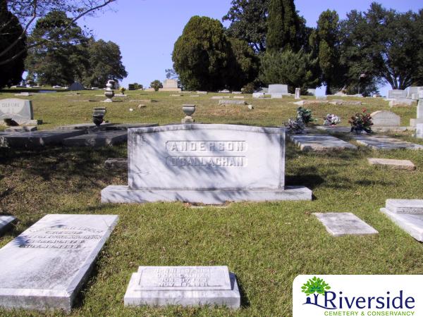 Family Monument Photo