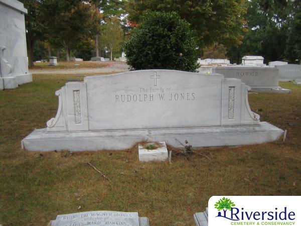 Family Monument Photo