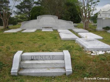 Family Monument Photo