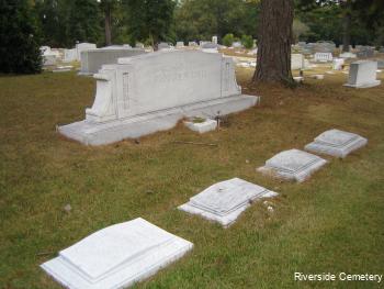 Family Monument Photo
